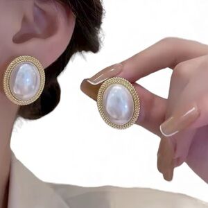 Vintage Gold and Pearl Oval Earrings